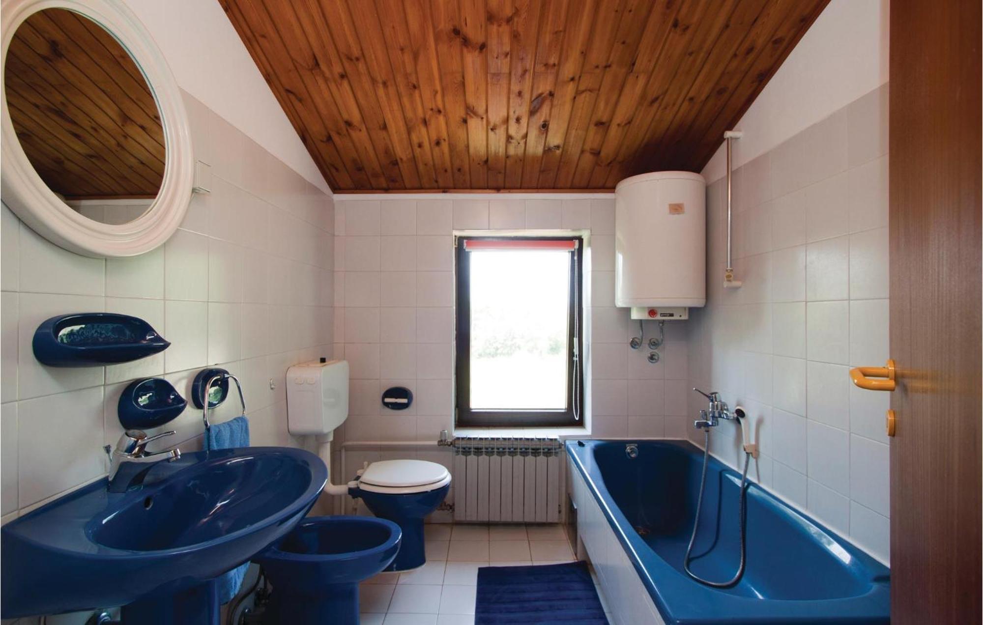 2 Bedroom Awesome Apartment In Barban المظهر الخارجي الصورة
